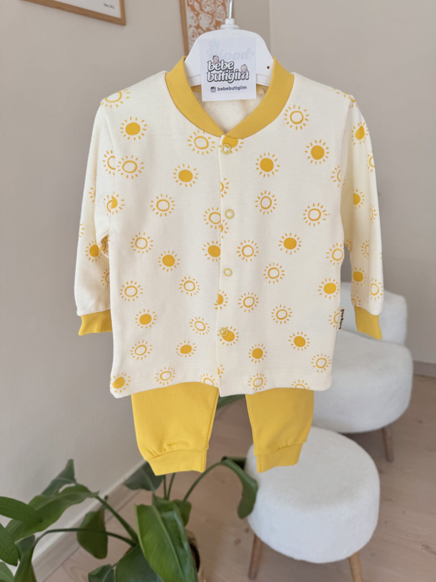 Sarı güneşli pijama takımı