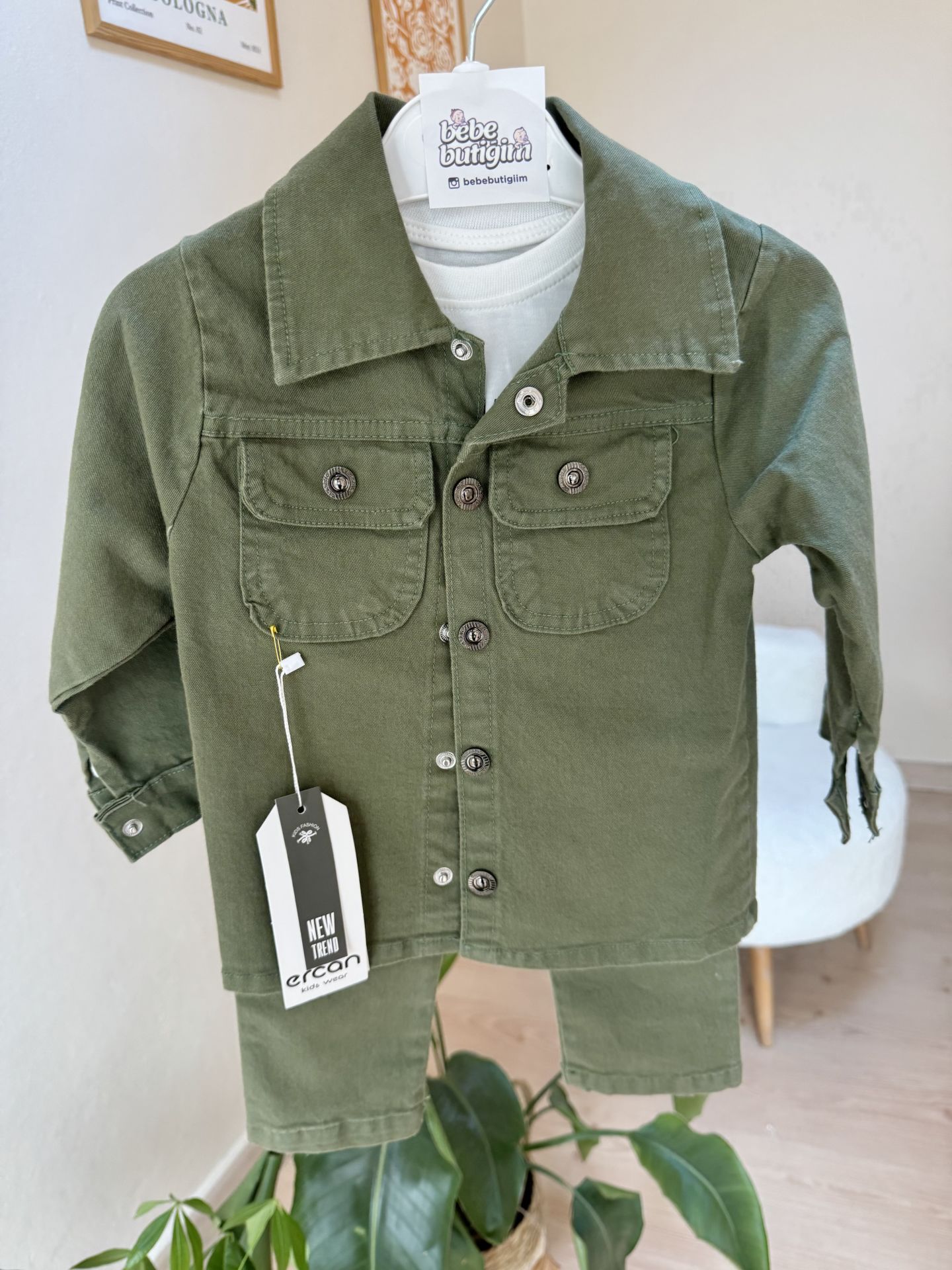 Yeşil ceketli 3’lü takım