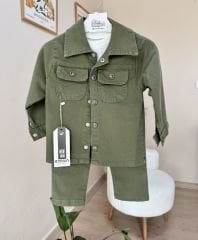 Yeşil ceketli 3’lü takım