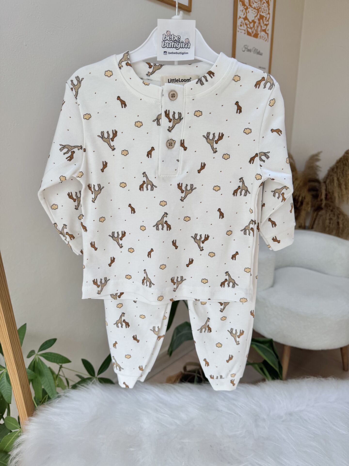 Zürafalı pijama takımı