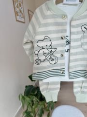 Yeşil çizgili 3’lü hırkalı takım