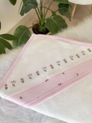 Premium pembe lale havlu