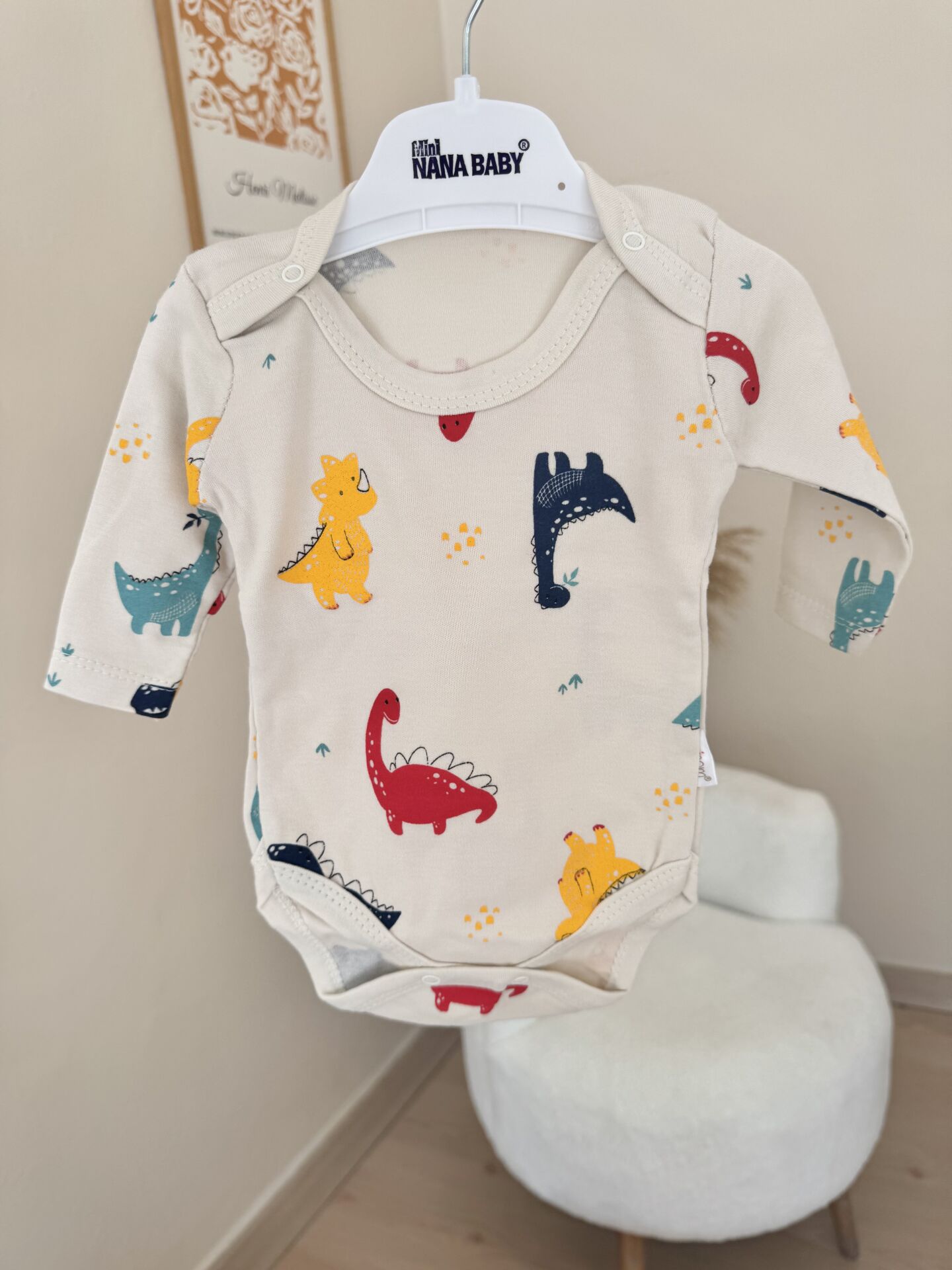 Bej dinazorlu çıtçıtlı badi
