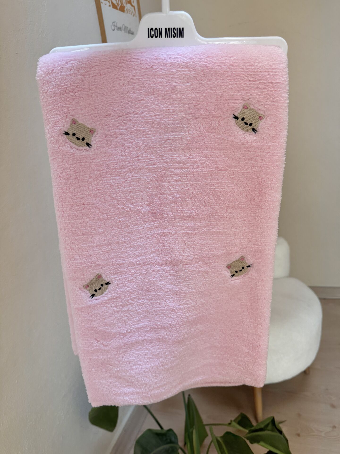 Pembe kedili peluş battaniye