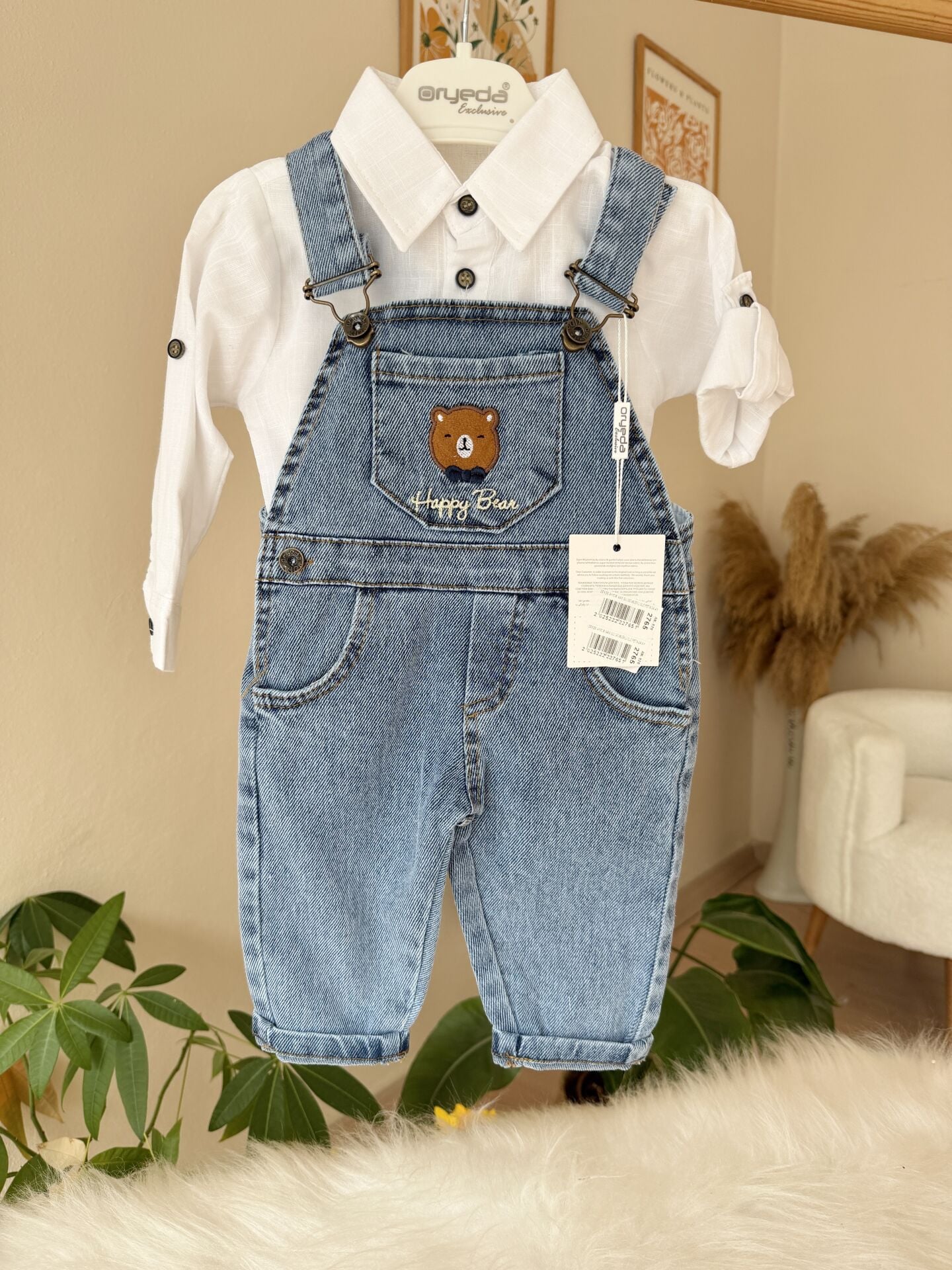 Beyaz gömlekli kot slopet