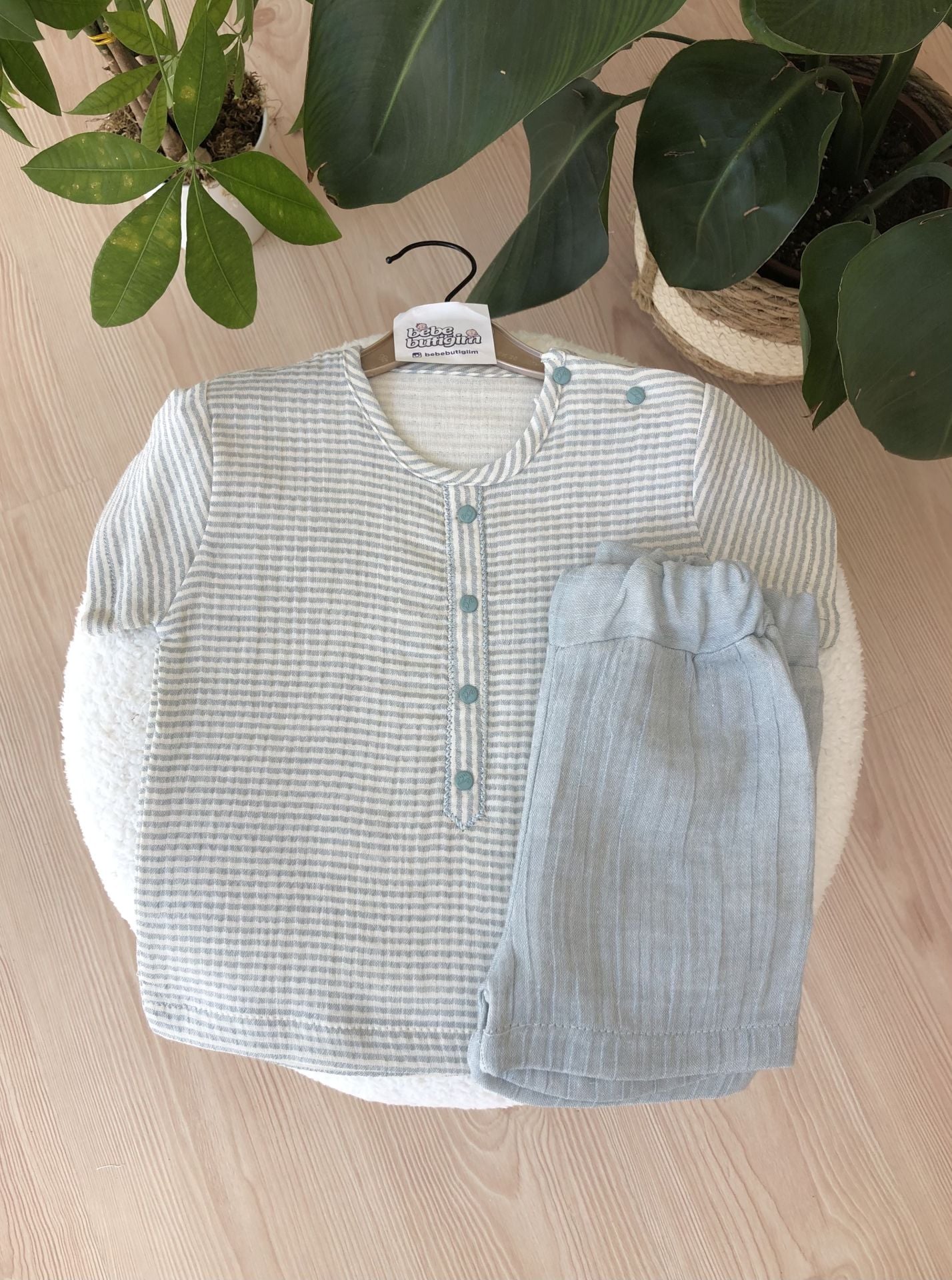 Yeşil çizgili müslin takım