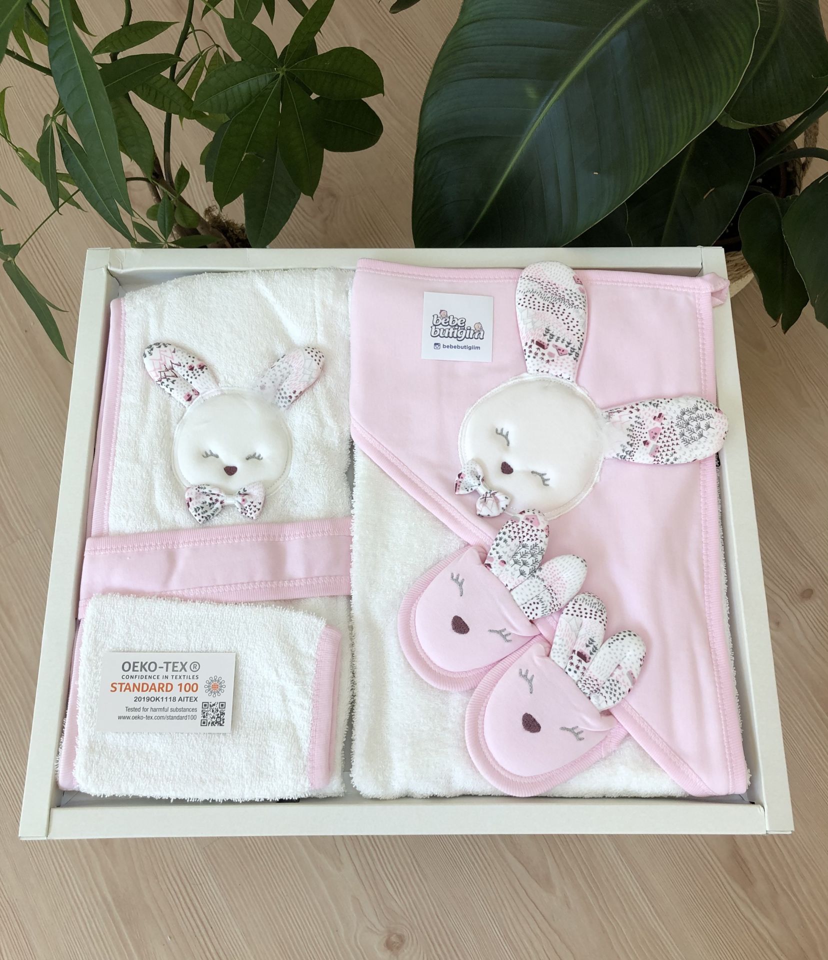 Tavşan kulaklı 4 parça banyo seti