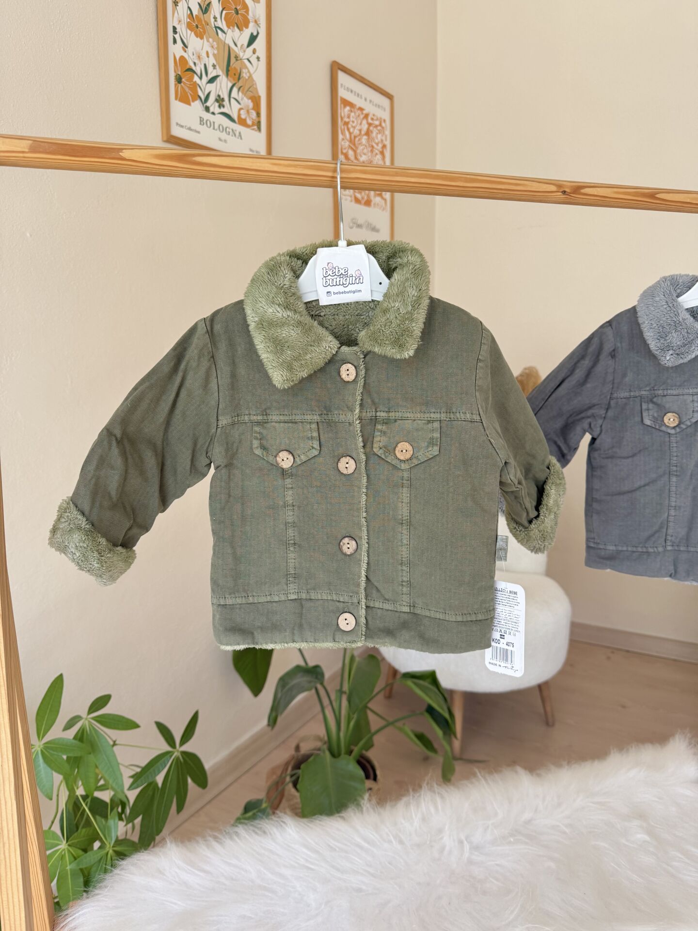 Yeşil içi kürklü ceket