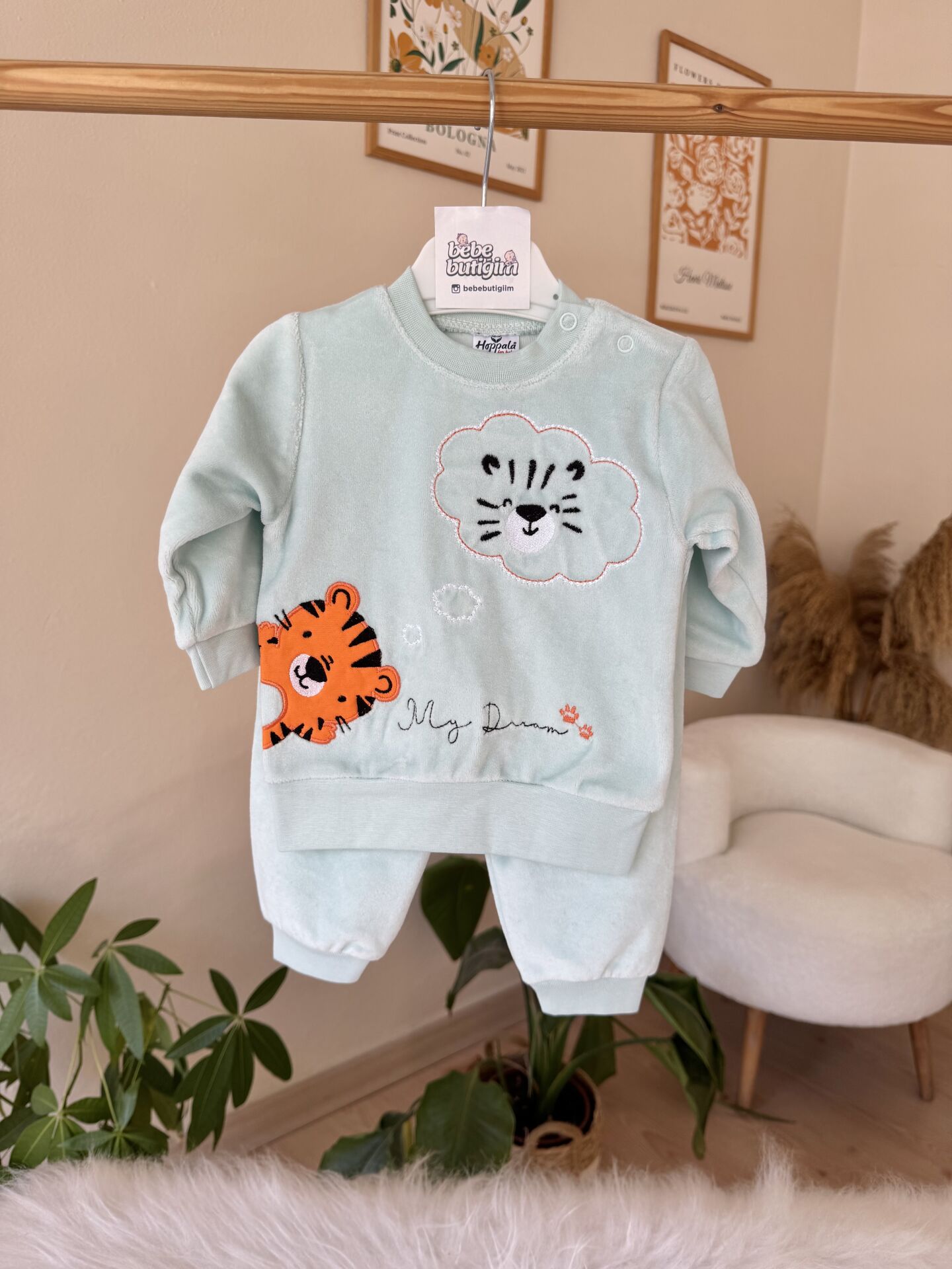 Yeşil tiger kadife takım