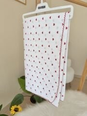 Kırmızı kalpli müslin battaniye