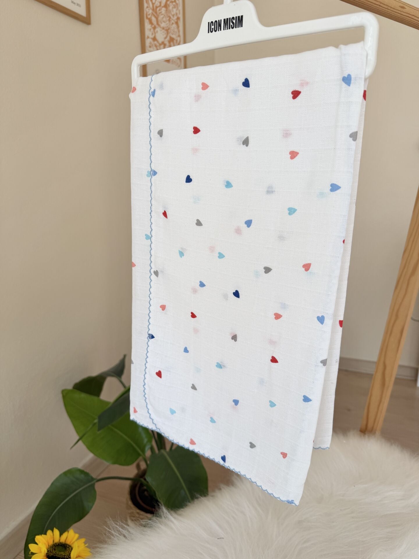 Renkli kalpli müslin battaniye