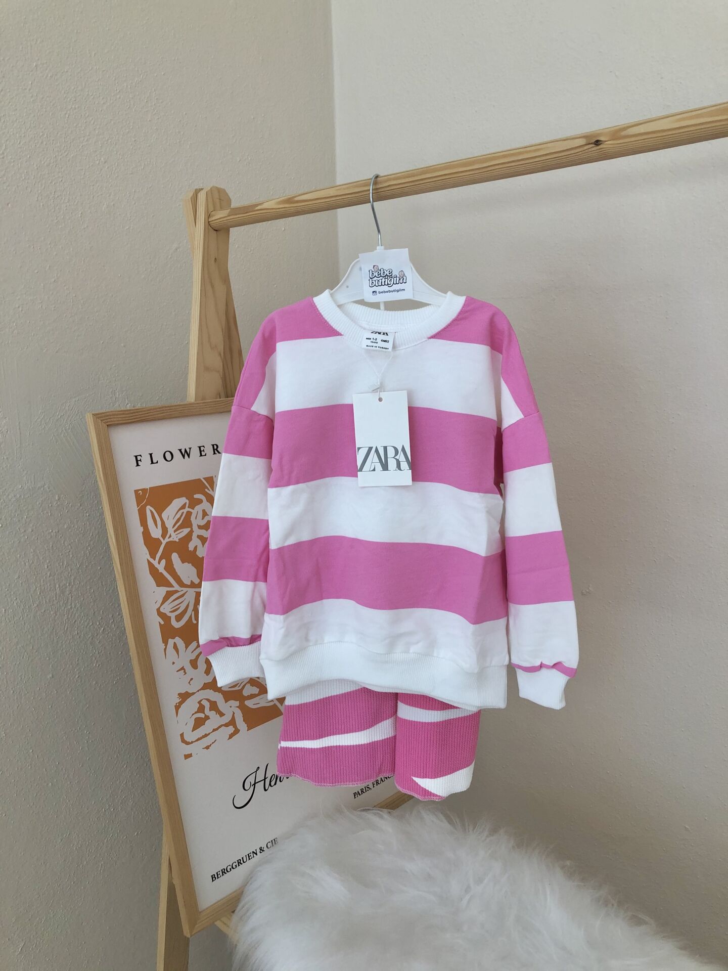 Pembe çizgili İspanyol eşofman takımı