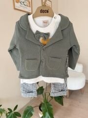 Yeşil papyonlu 3’lü hırkalı takım