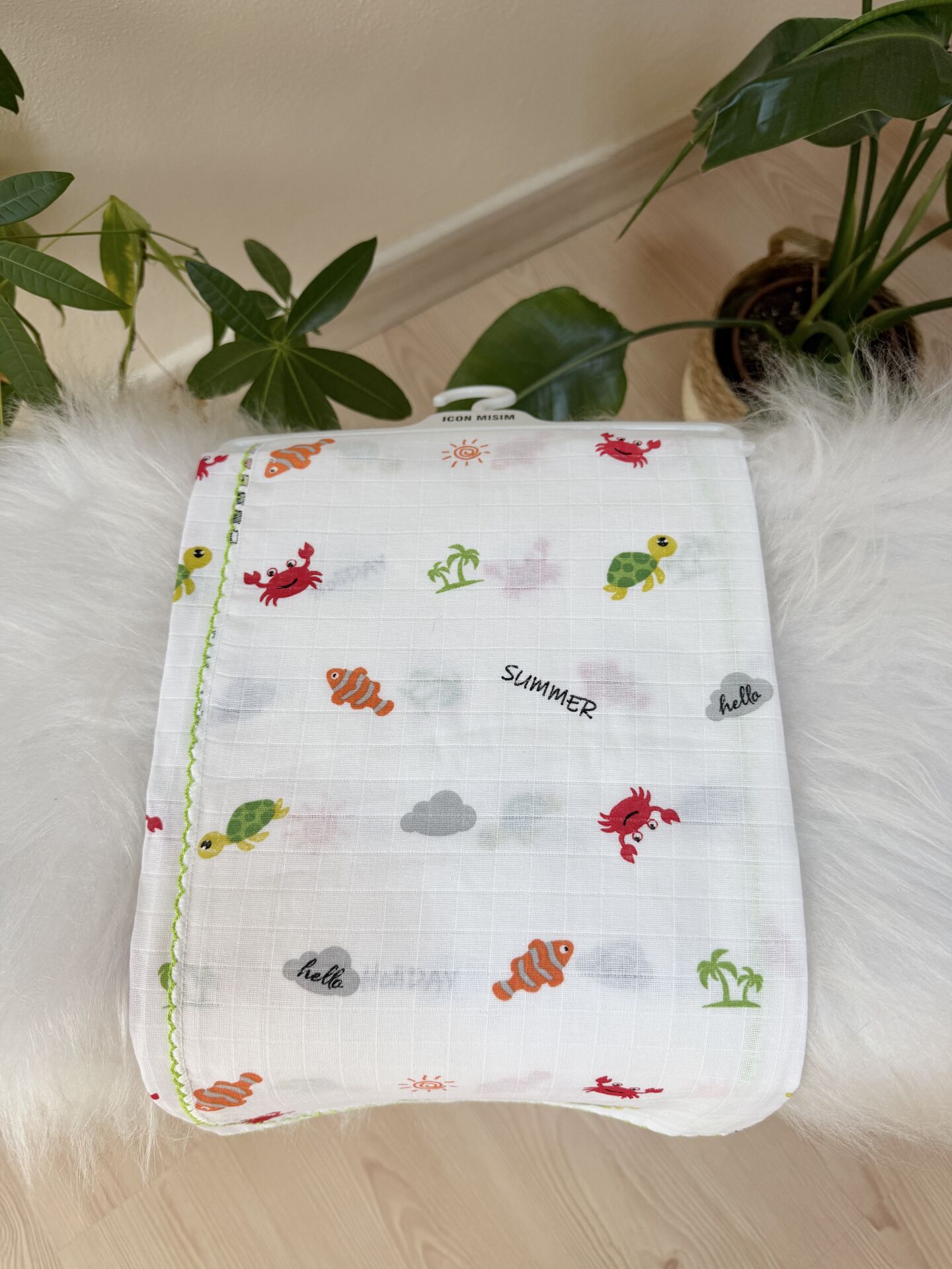 Renkli balıklı müslin battaniye