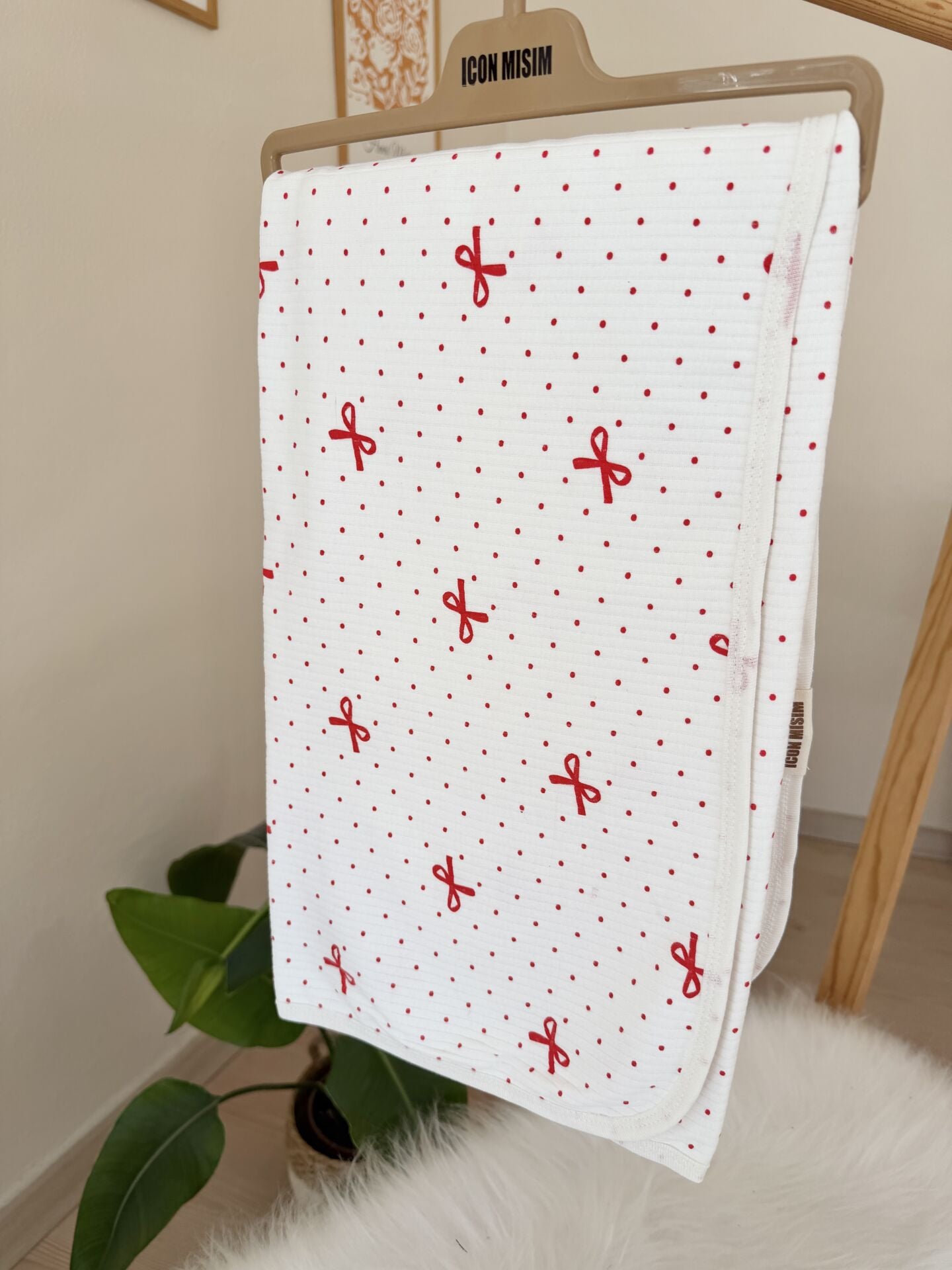 Fiyonklu çift katlı battaniye