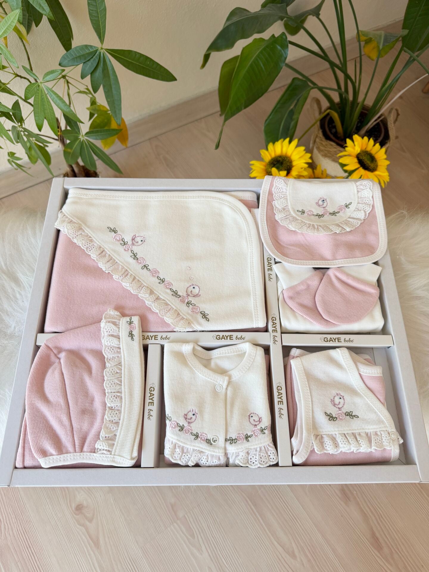 Pembe fisto kuşlu 10 parça hastane çıkış set