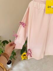 Pembe fiyonklu takım