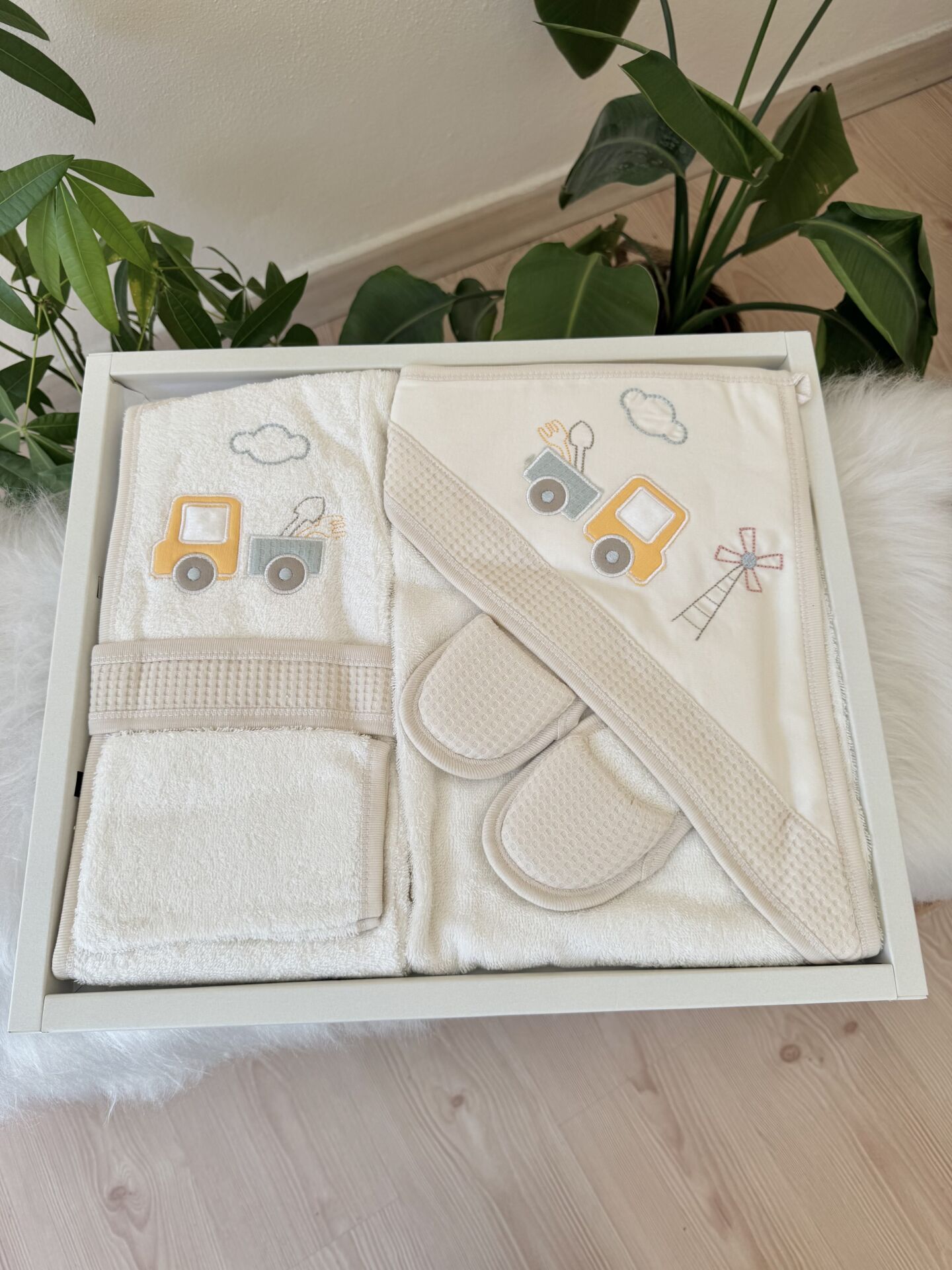 Bej kamyonlu 4 parça banyo set