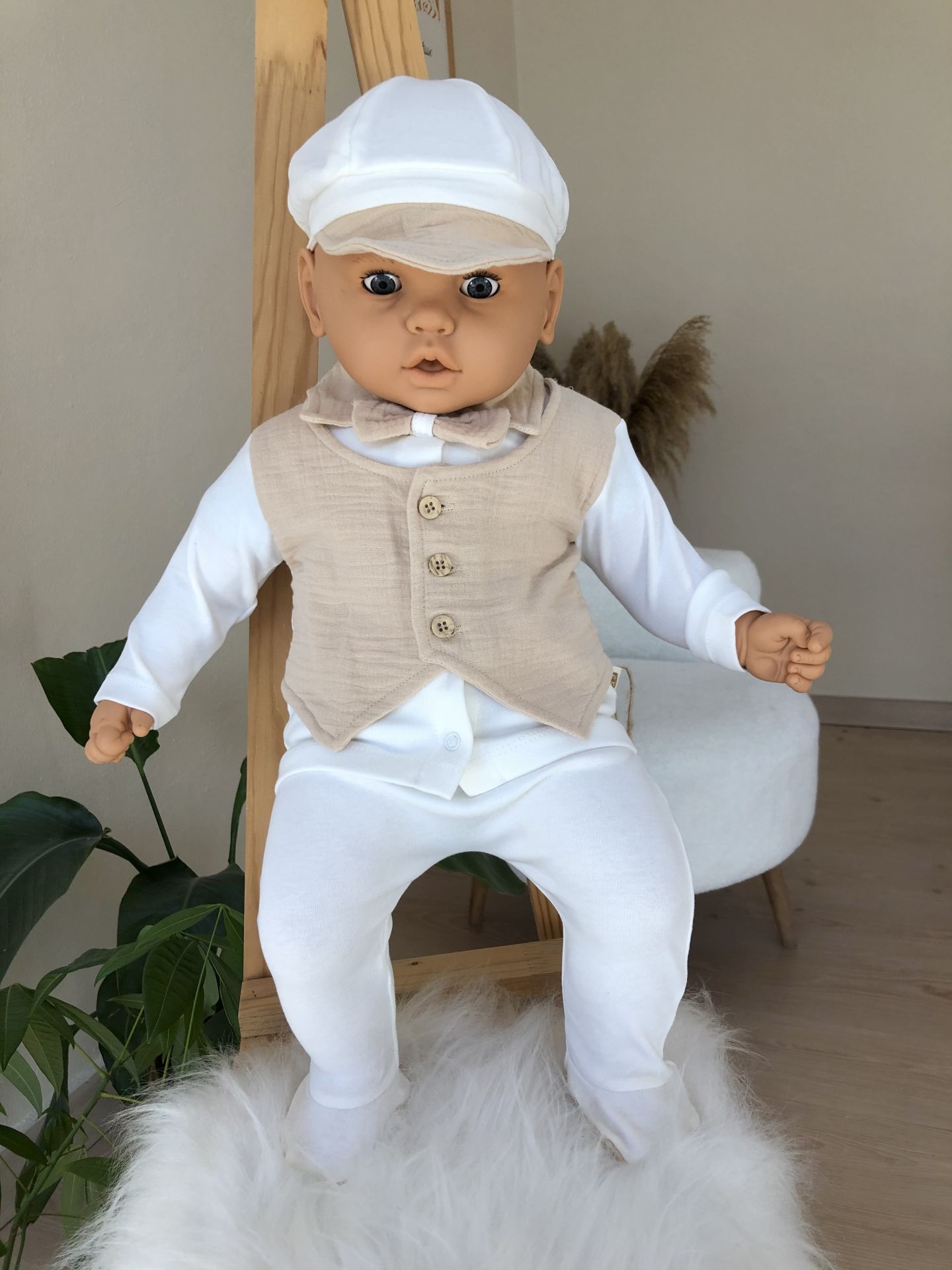 Bej papyonlu yelek detaylı 5’li set