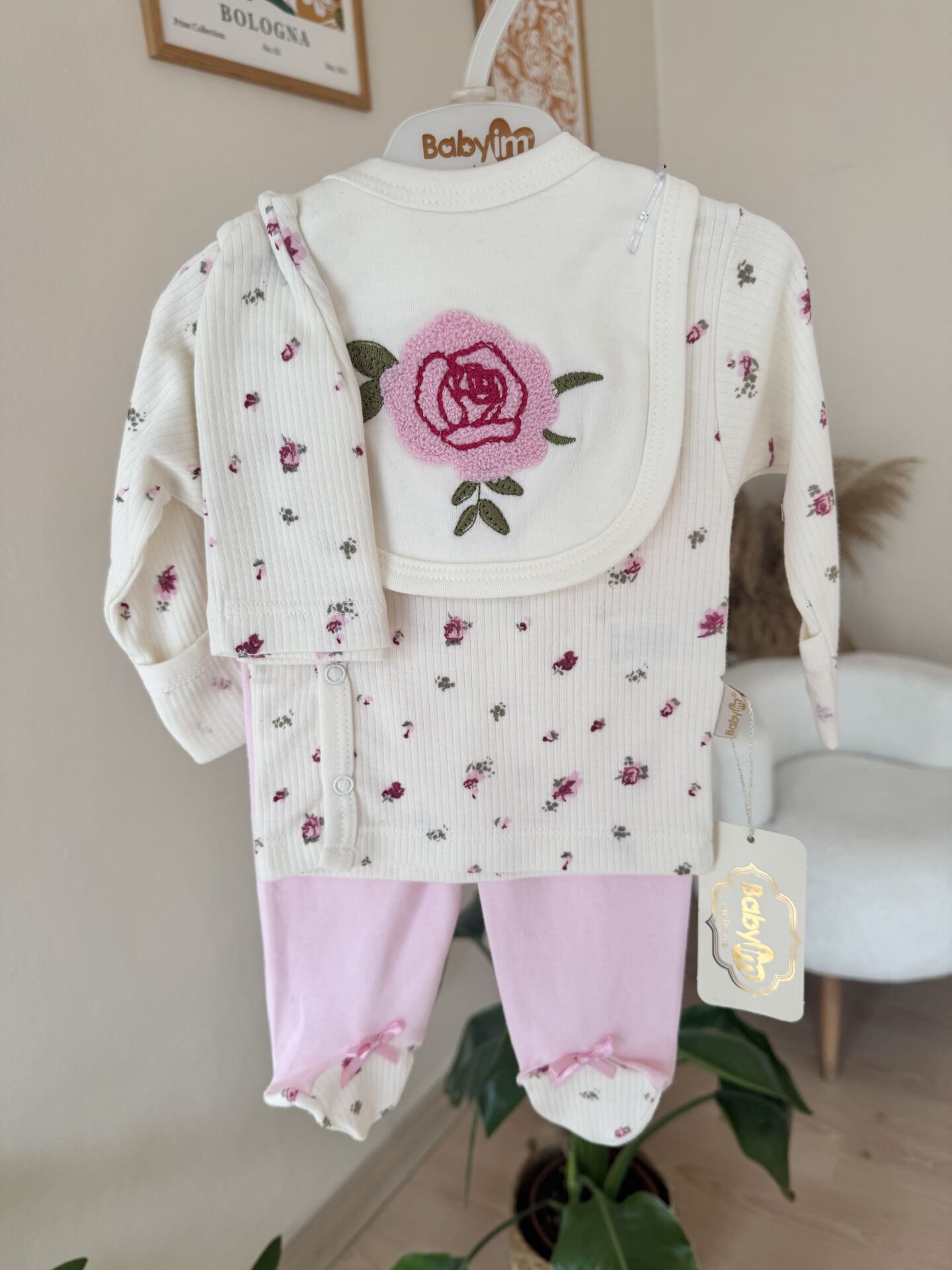 Pembe çiçek nakışlı 5'li set