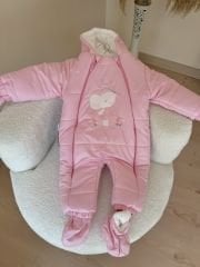 Pembe sevimli desen kozmonot