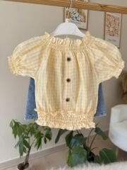 Sarı kareli gömlekli kot şortlu takım