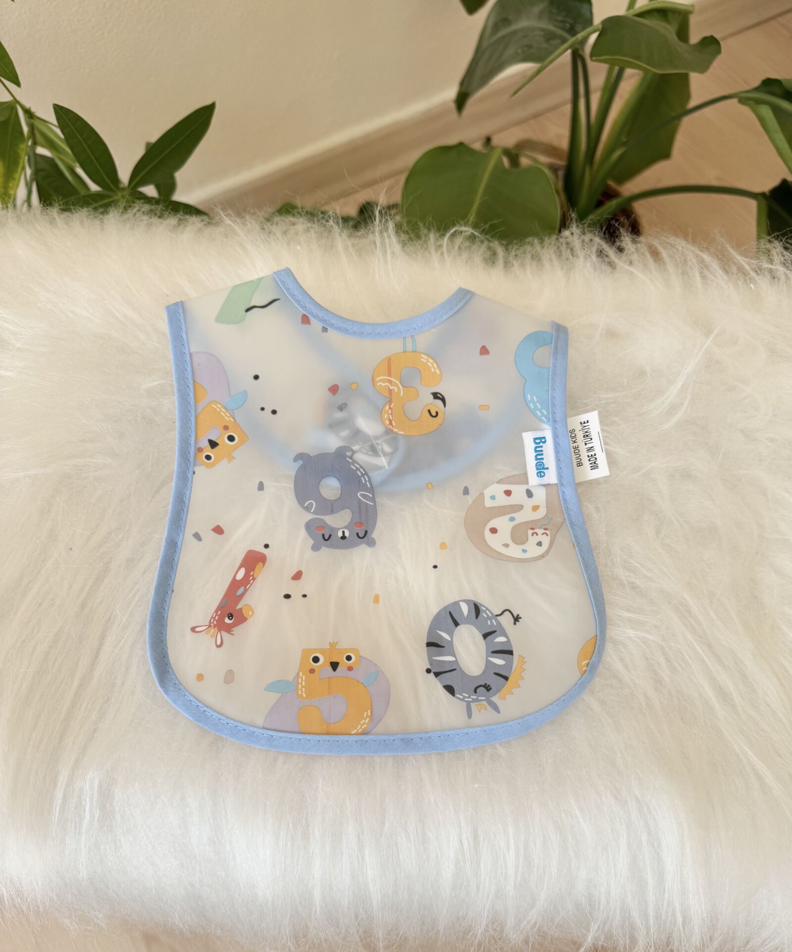 Bebe mavisi desenli mama önlüğü
