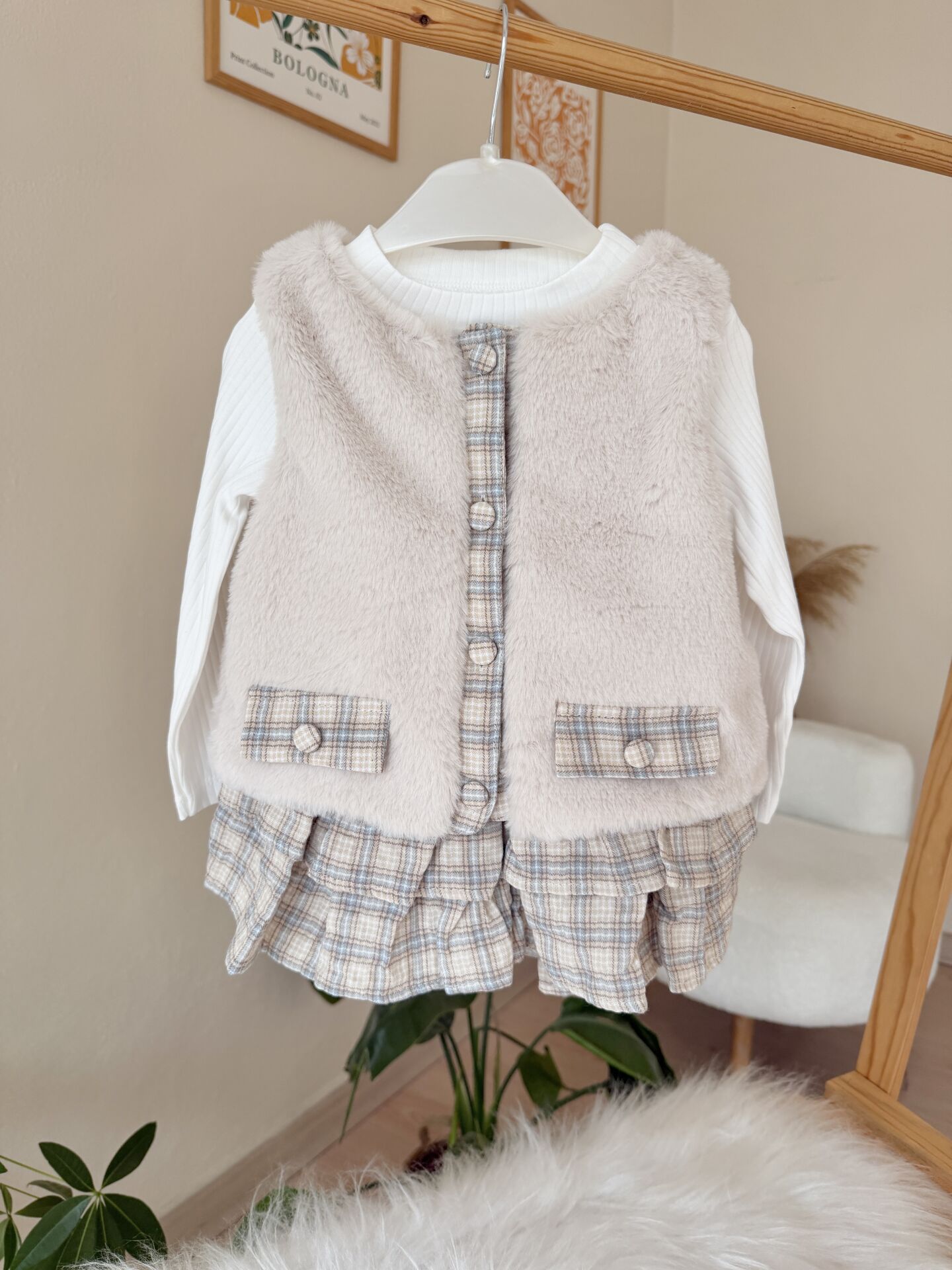 Kürk yelekli şort etek 3’lü takım