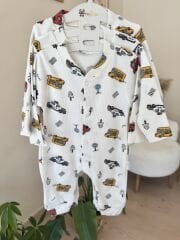 Renkli arabalar tulum