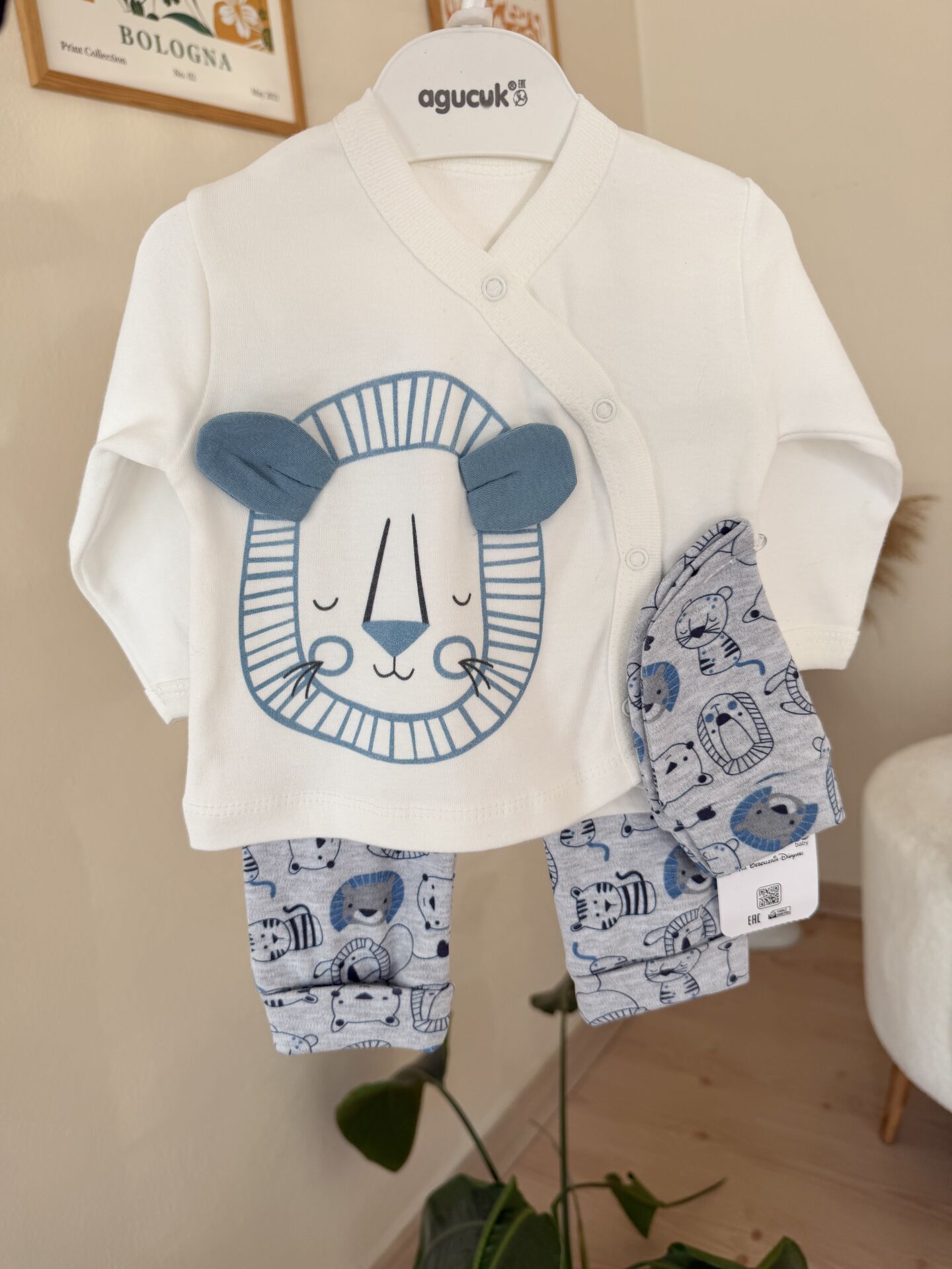 Mavi Aslan 3’lü takım