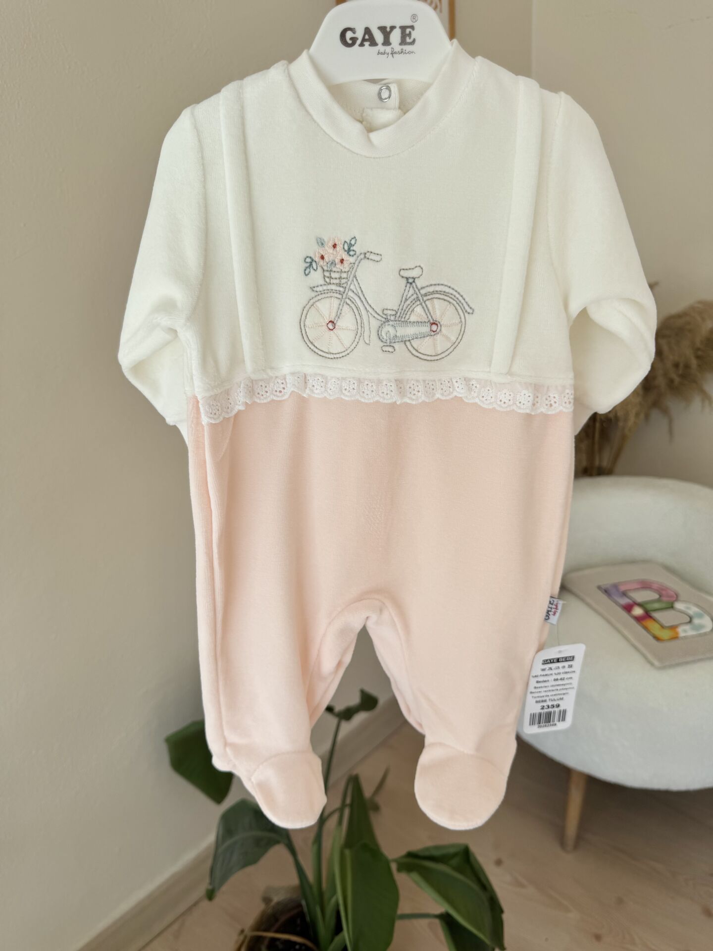 Pudra bisikletli kadife tulum