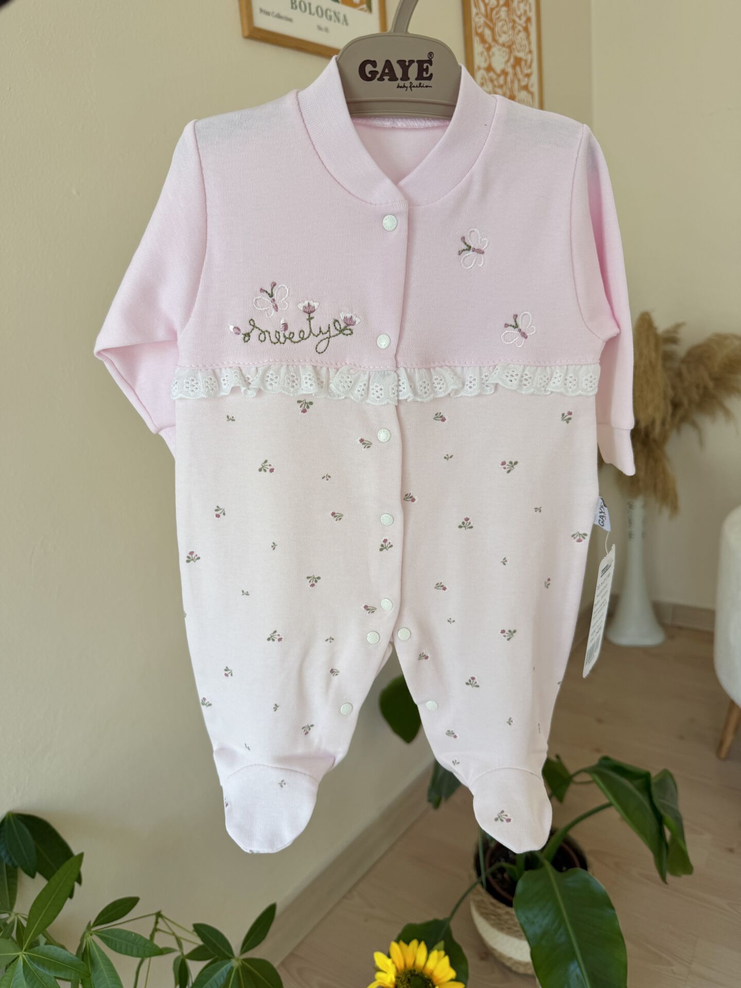 Pembe çiçek Fistolu tulum