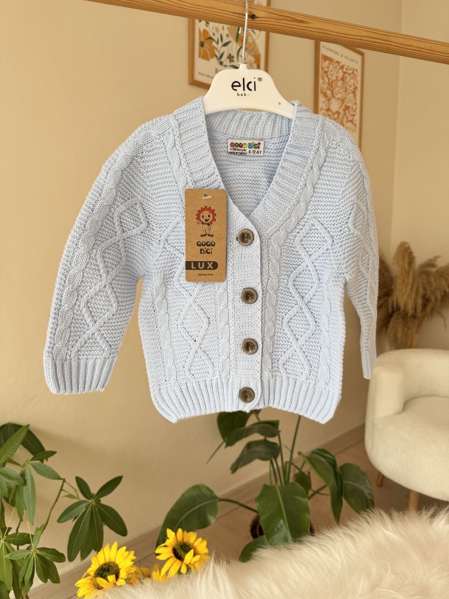 Bebe mavi triko hırka