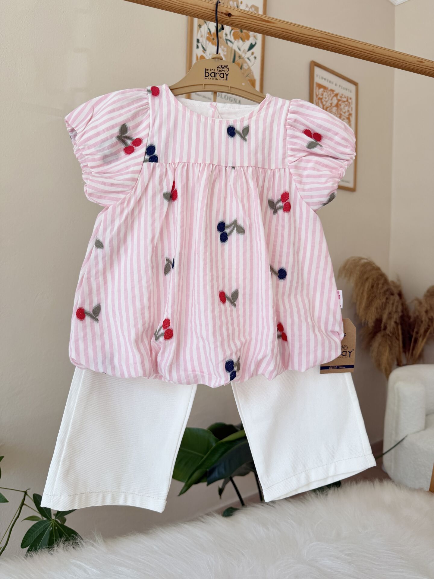 Pembe kirazlı takım