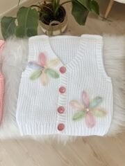 Ekru çiçekli triko yelek