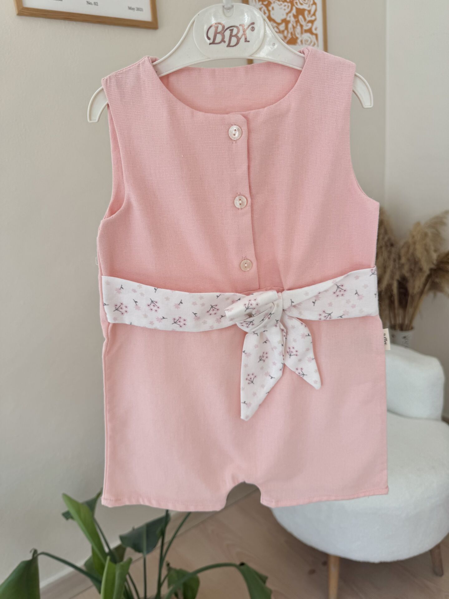 Kuşak detaylı keten tulum