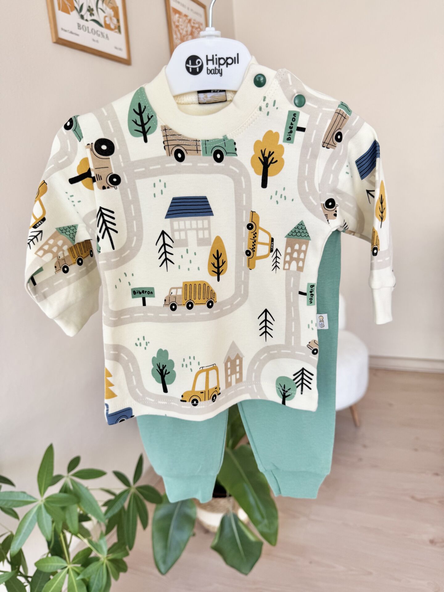 Yeşil ağaç detaylı mevsimlik takım