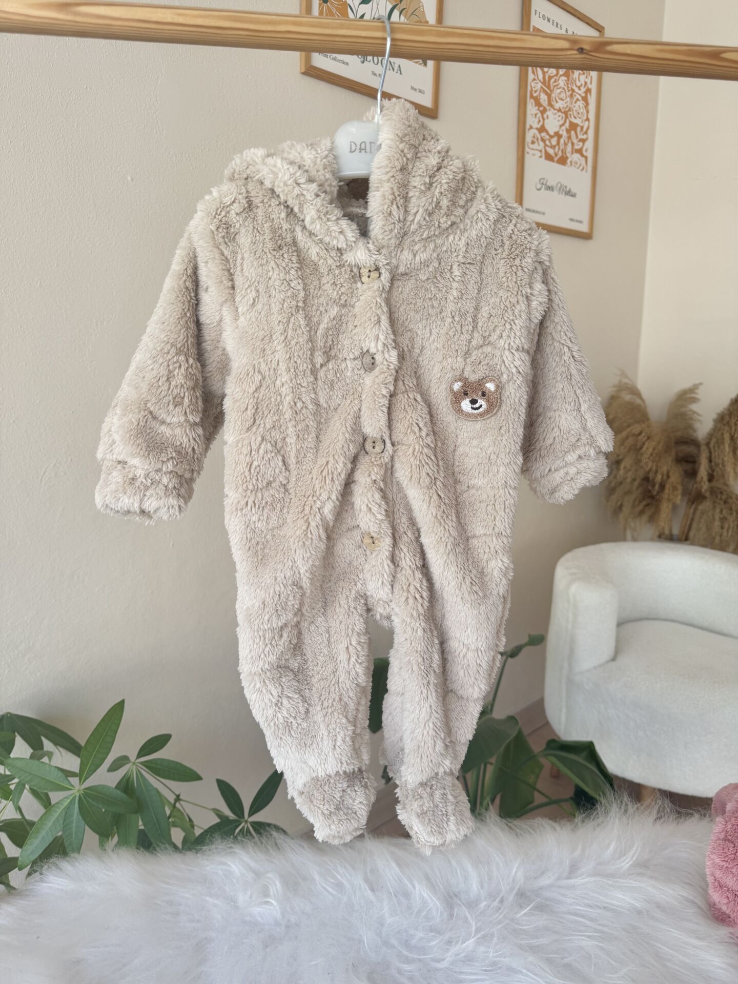 Bej ayıcıklı peluş tulum